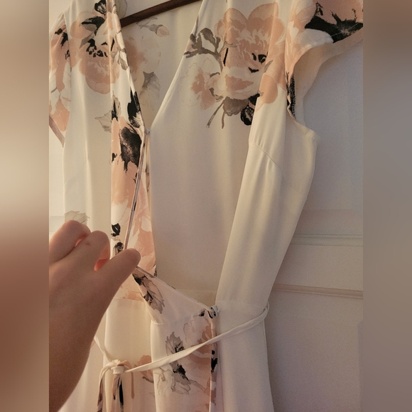 Wrap-Style Floral Maxi Dress - Picture 4 of 6